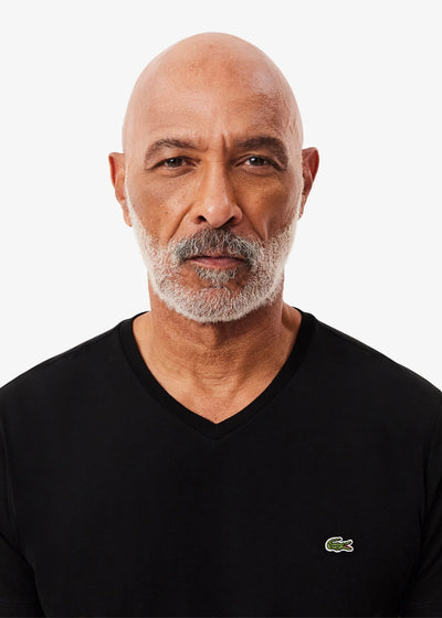 T-shirt col V Lacoste noir